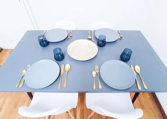 1a & Business In The Center! Daire