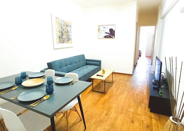 1a & Business In The Center! * Larnaca