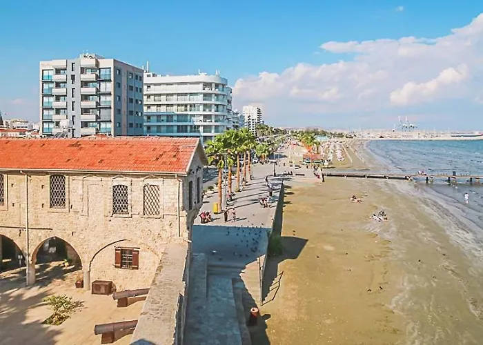 1a & Business In The Center!